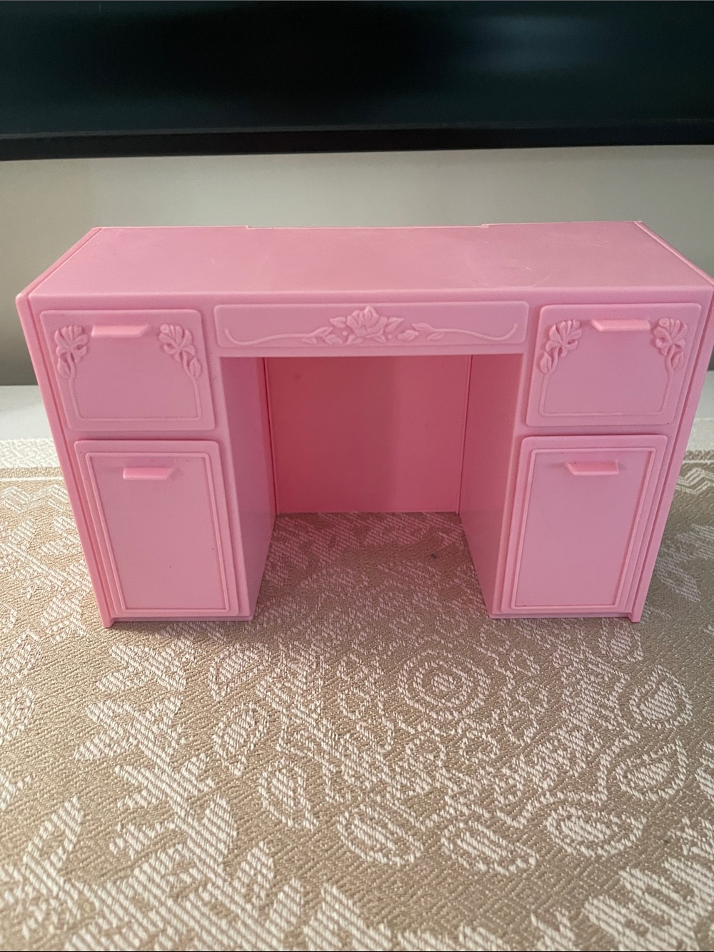 Barbie furniture, sweet roses, vanity